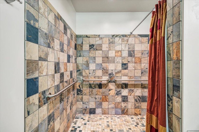 Enjoy the ease of one-level living in this well-maintained - photo 23