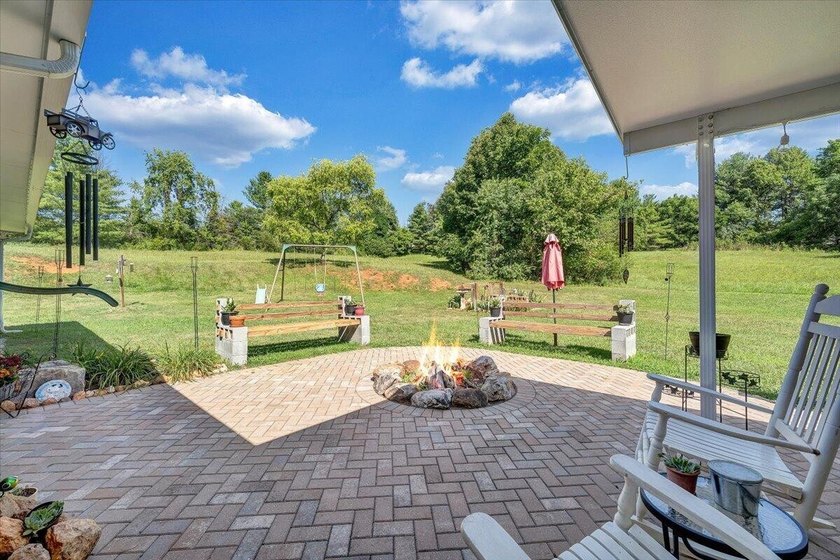 Enjoy the ease of one-level living in this well-maintained - photo 31