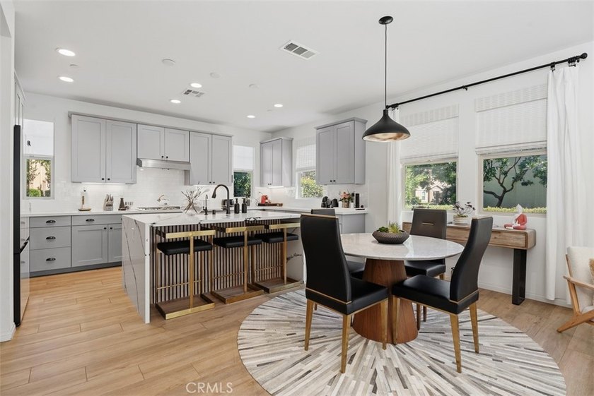 Imagine coming home to a place where thoughtful design and - photo 11