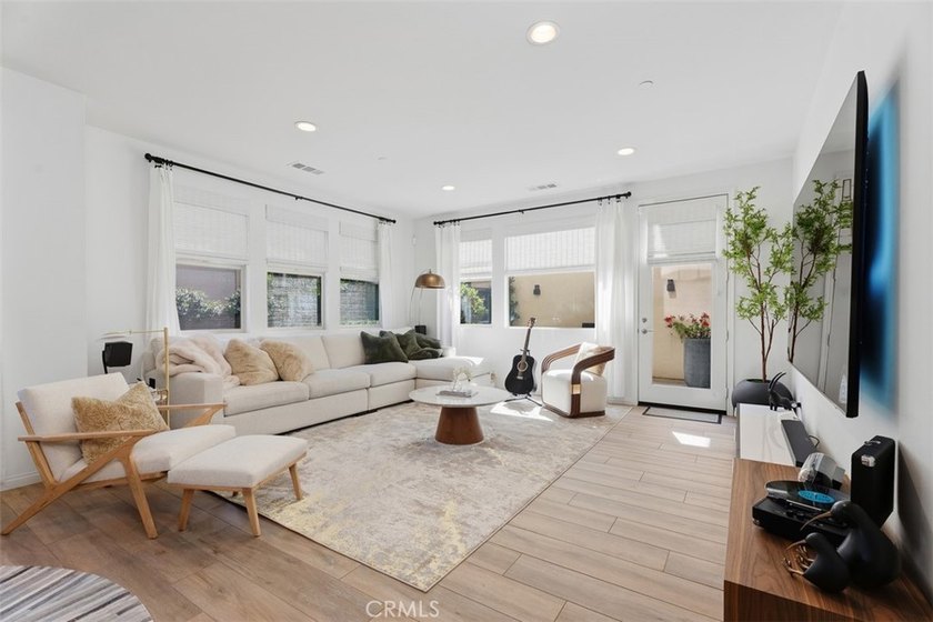Imagine coming home to a place where thoughtful design and - photo 12