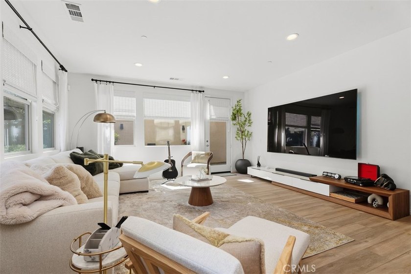 Imagine coming home to a place where thoughtful design and - photo 13