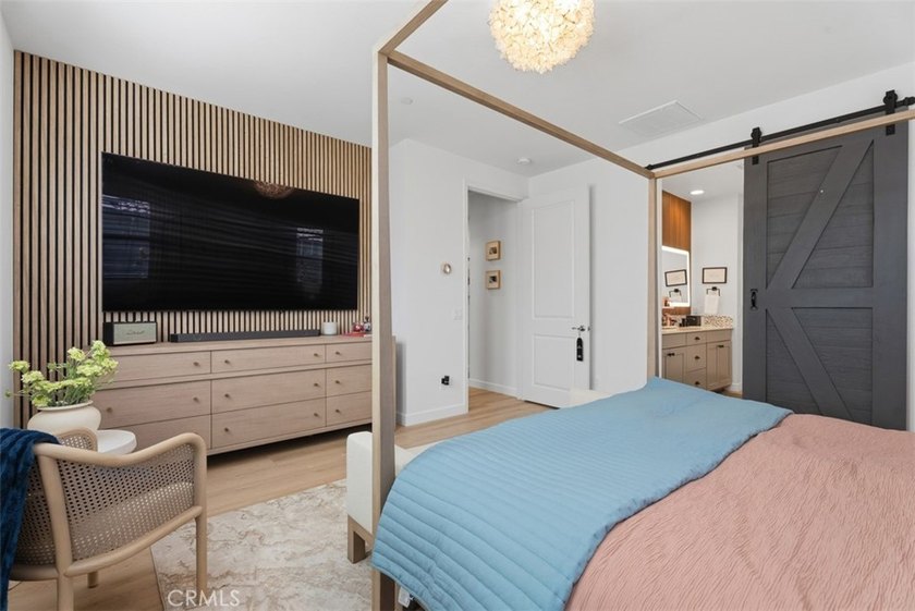 Imagine coming home to a place where thoughtful design and - photo 21