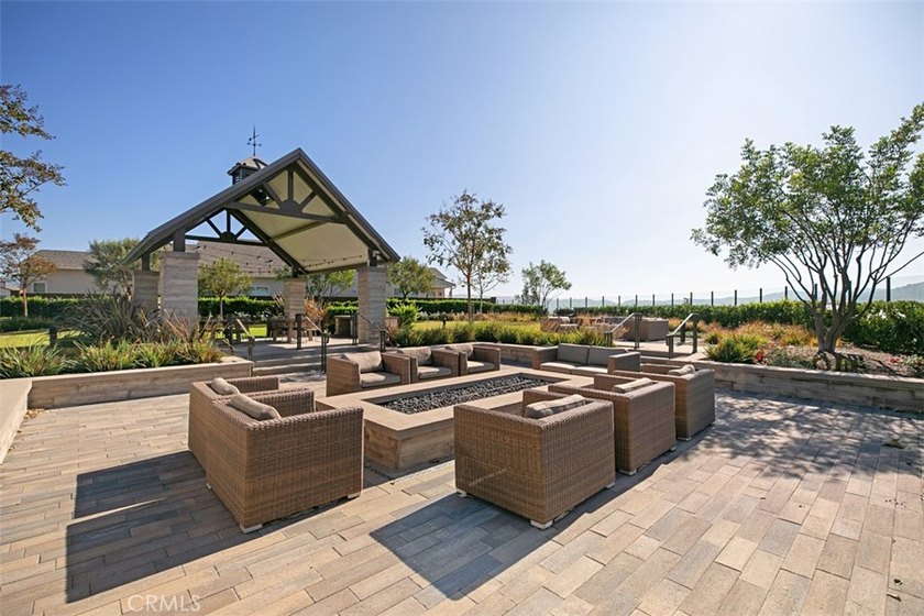Imagine coming home to a place where thoughtful design and - photo 29