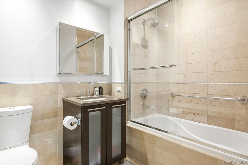 Penthouse living done right at Novo 64 in Forest Hills. This - photo 10