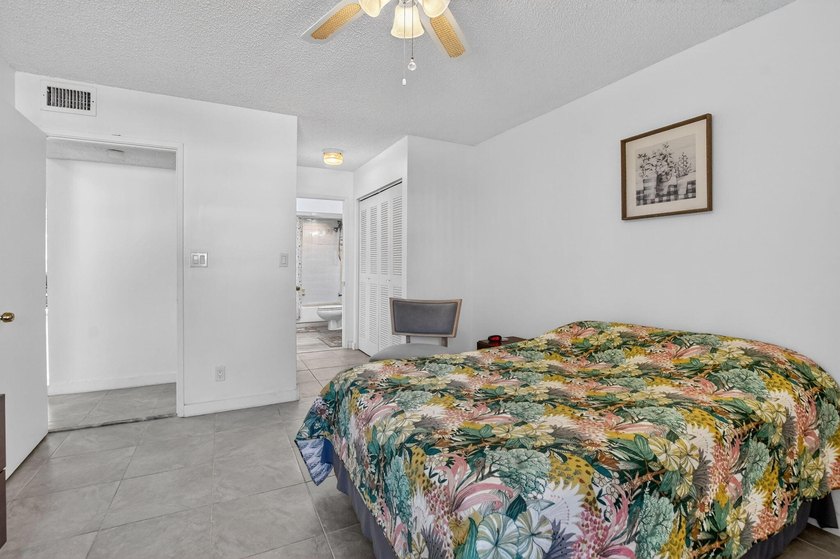 Fully updated 2/2 with 1-car garage! Features an open kitchen - photo 23