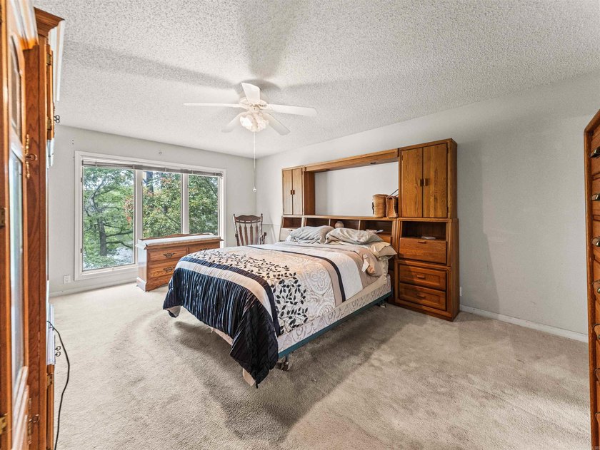 3 BED 3 BATH LAKE FRONT HOME WITH A SWIM DOCK! FISH OR SWIM - photo 24