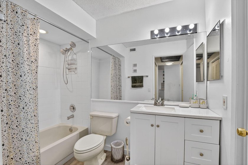 Fully updated 2/2 with 1-car garage! Features an open kitchen - photo 25
