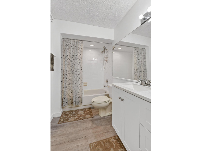 Fully updated 2/2 with 1-car garage! Features an open kitchen - photo 26