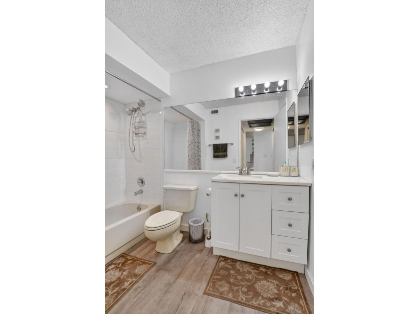 Fully updated 2/2 with 1-car garage! Features an open kitchen - photo 27