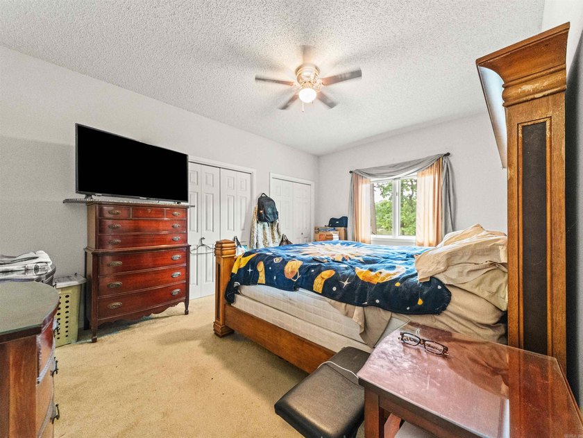 3 BED 3 BATH LAKE FRONT HOME WITH A SWIM DOCK! FISH OR SWIM - photo 31