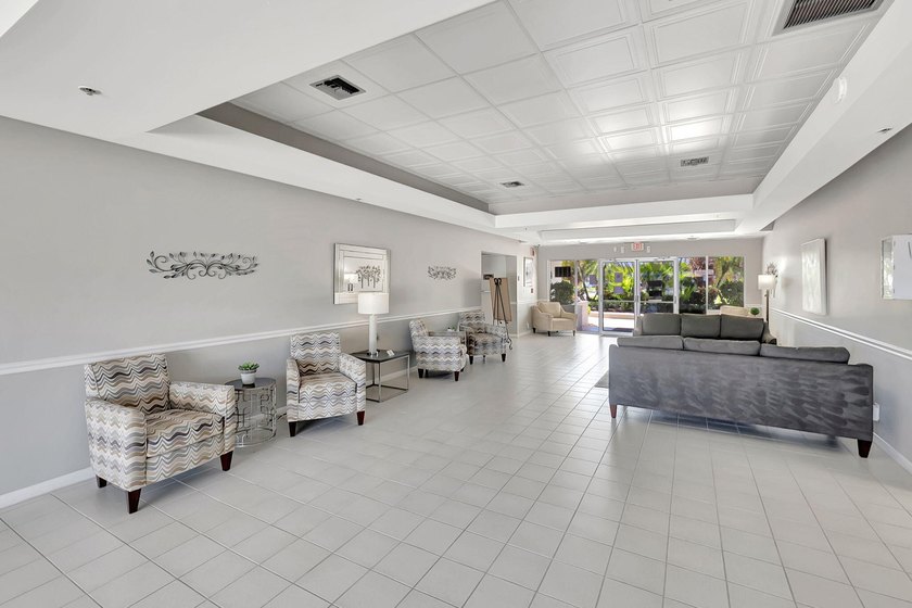 Fully updated 2/2 with 1-car garage! Features an open kitchen - photo 34