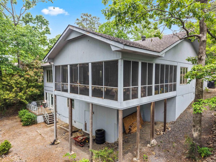 3 BED 3 BATH LAKE FRONT HOME WITH A SWIM DOCK! FISH OR SWIM - photo 40