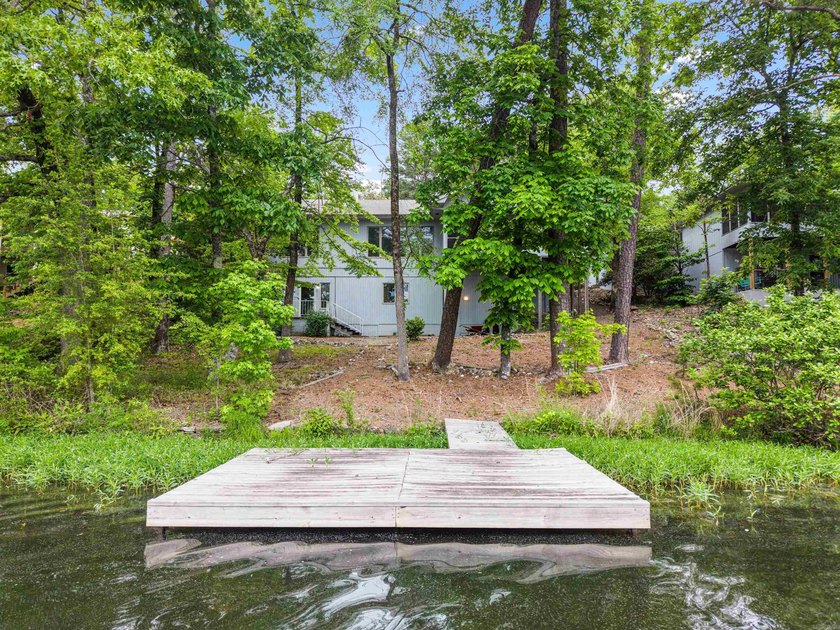 3 BED 3 BATH LAKE FRONT HOME WITH A SWIM DOCK! FISH OR SWIM - photo 42