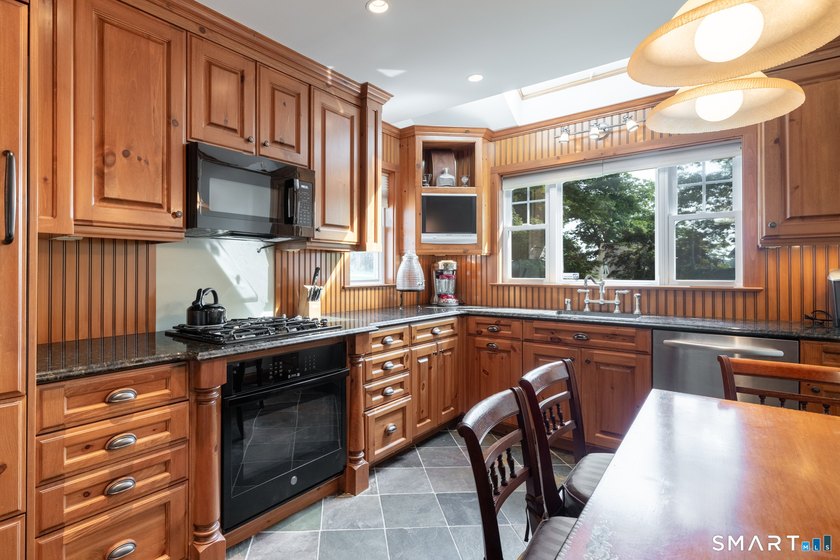 Have you been dreaming of breathtaking lake views and a property - photo 7
