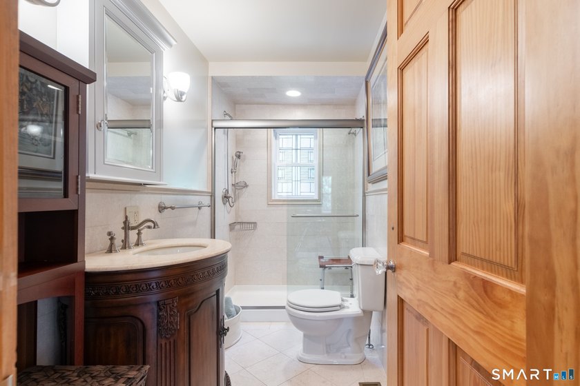 Have you been dreaming of breathtaking lake views and a property - photo 9