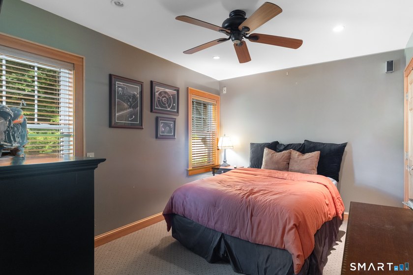Have you been dreaming of breathtaking lake views and a property - photo 10