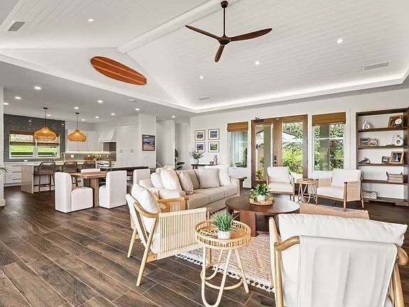 Located on a private cul-du-sac in the Kaimalino neighborhood of - photo 3