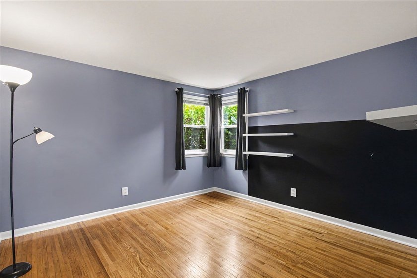 OPEN SATURDAY 11:00-12:30! Welcome home to 127 Wood Road! This - photo 8