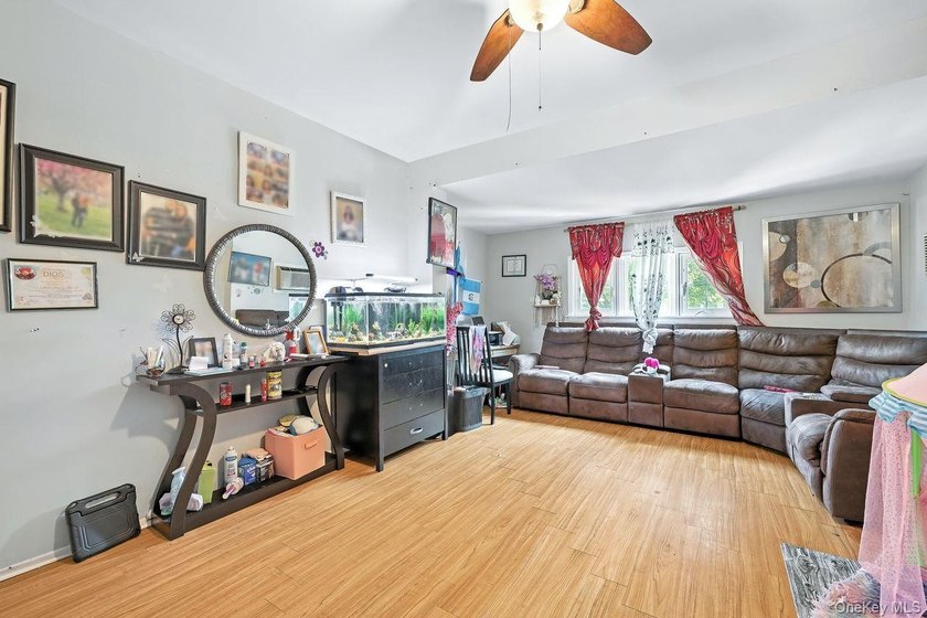 Exceptional opportunity in Larchmont area for investor and - photo 3