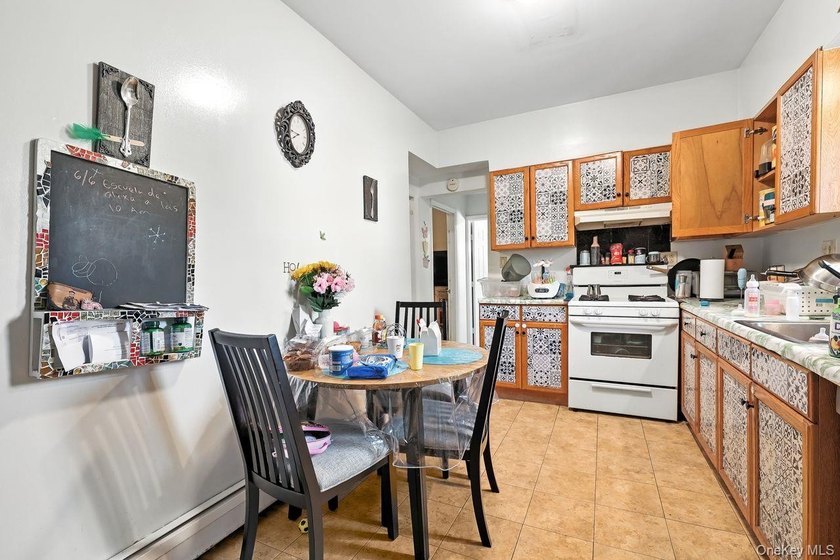 Exceptional opportunity in Larchmont area for investor and - photo 7