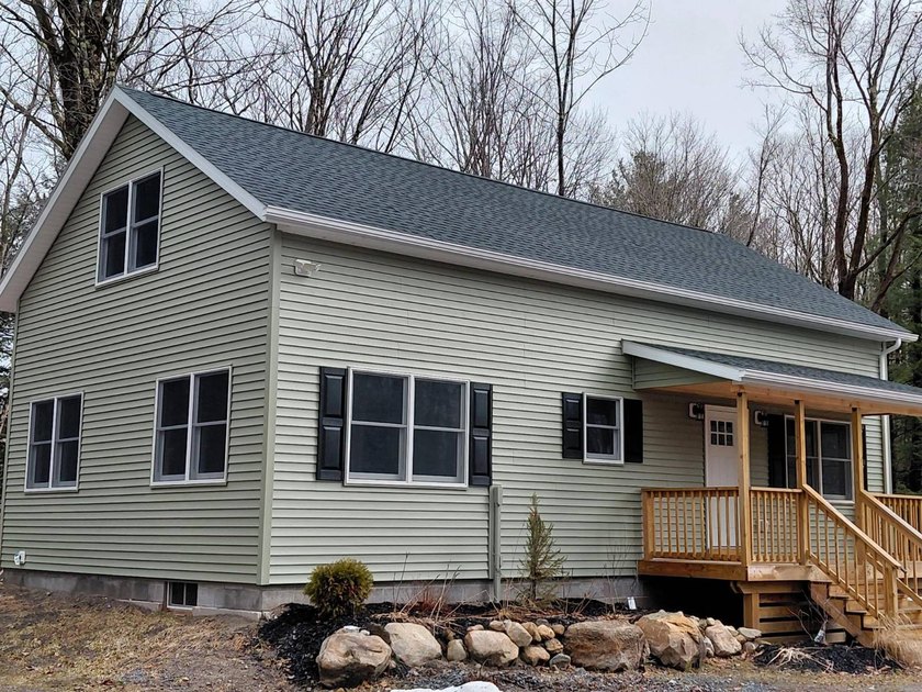 TAXES REDUCED!!!! Move right into this BRAND NEW home! Built - photo 5