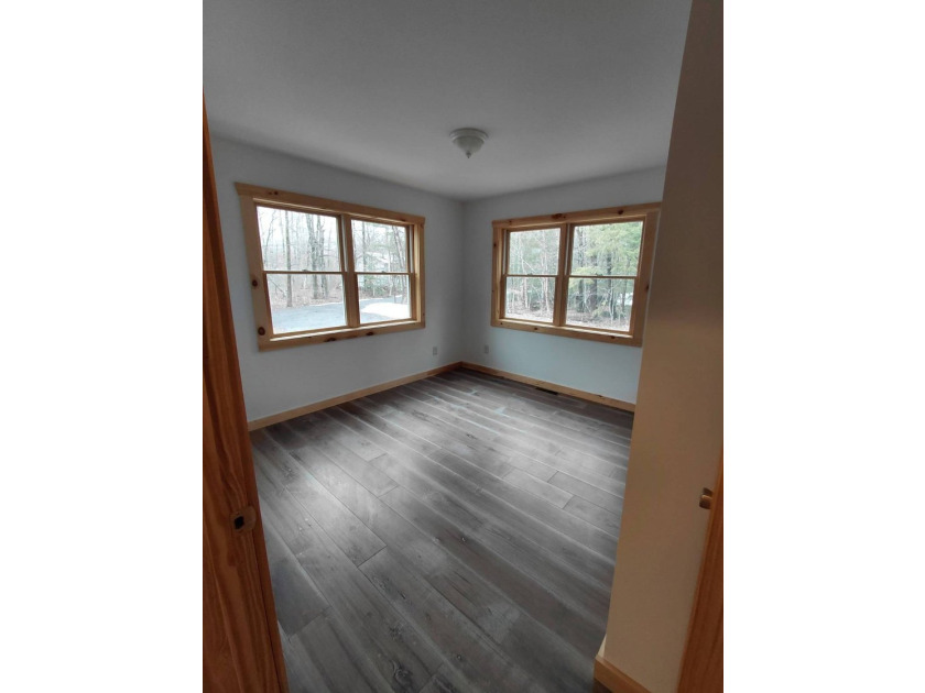 TAXES REDUCED!!!! Move right into this BRAND NEW home! Built - photo 8