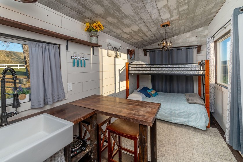 OWNER TERMS AVAILABLE. Cascade Mountain views frame this - photo 49