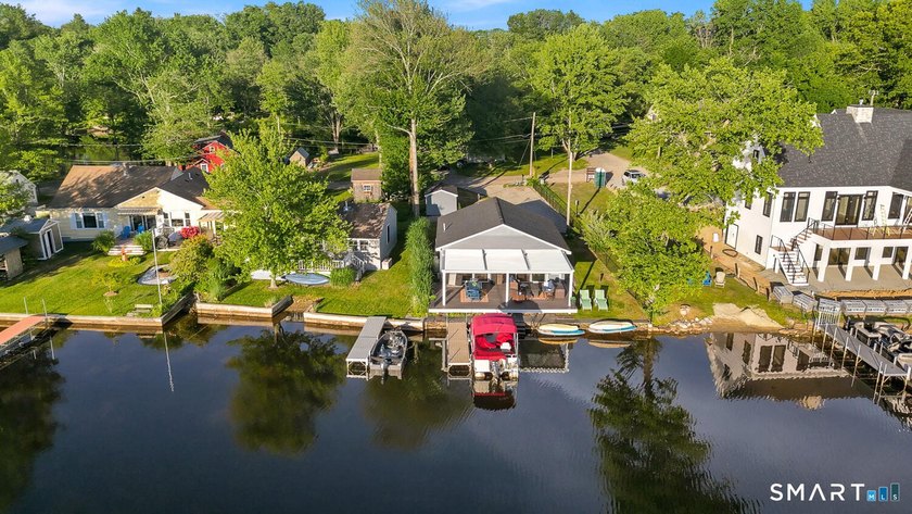 This lakeside escape was completely redone in 2023. This - photo 5