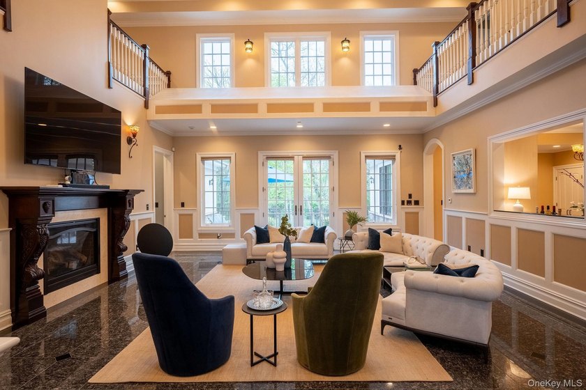 Gorgeous Colonial Style Home Nestled In A Secure And Exclusive - photo 8