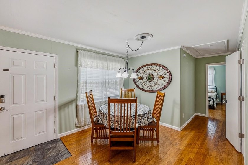 Rare opportunity to own a beautifully finished Lake Greenwood - photo 13