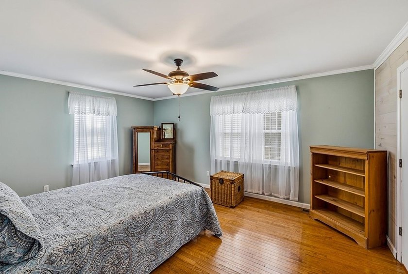Rare opportunity to own a beautifully finished Lake Greenwood - photo 14