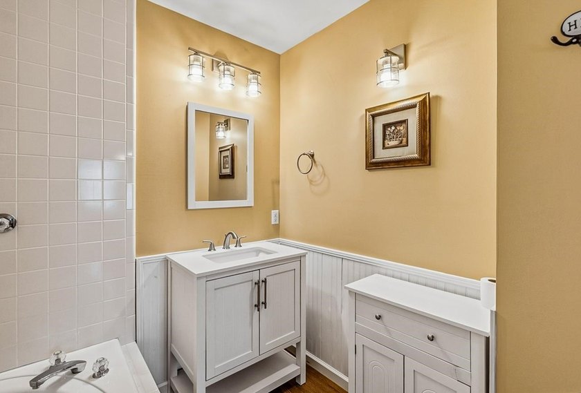 Rare opportunity to own a beautifully finished Lake Greenwood - photo 17
