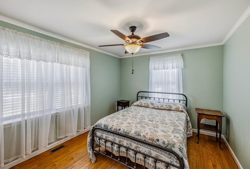 Rare opportunity to own a beautifully finished Lake Greenwood - photo 19