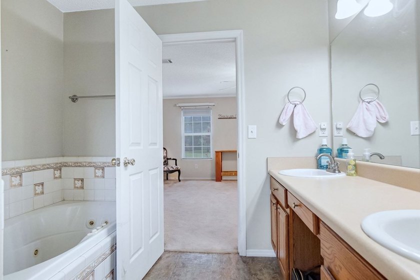 Country Living on 6.26 Acres! This spacious 4 bedroom, 2 bath - photo 21