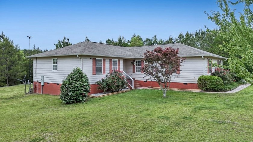 Country Living on 6.26 Acres! This spacious 4 bedroom, 2 bath - photo 29