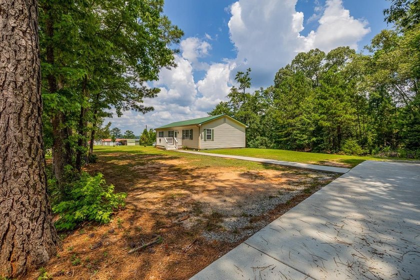 Rare opportunity to own a beautifully finished Lake Greenwood - photo 29