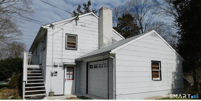 CHARMING COUNTRY HOME-in the heart of Ridgefield, situated in a - photo 2
