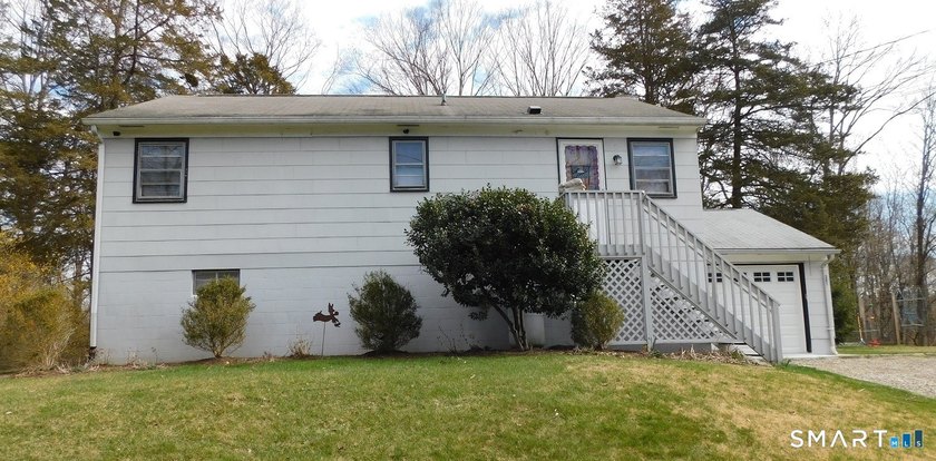 CHARMING COUNTRY HOME-in the heart of Ridgefield, situated in a - photo 5