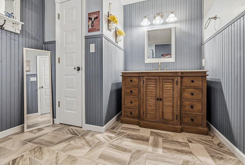 Discover the Lake Greenwood lifestyle in this beautifully - photo 14