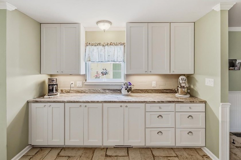 Discover the Lake Greenwood lifestyle in this beautifully - photo 17