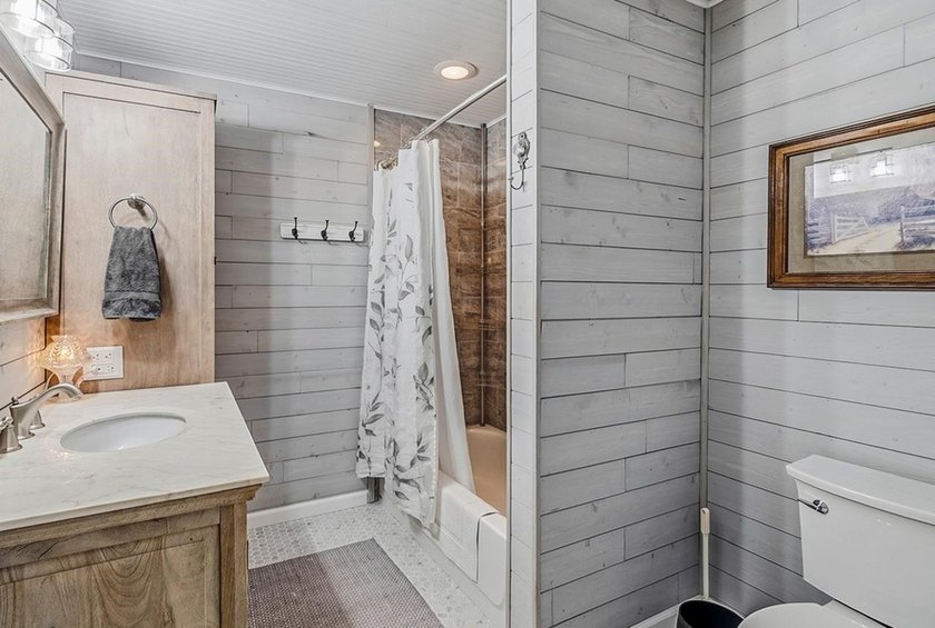 Discover the Lake Greenwood lifestyle in this beautifully - photo 23