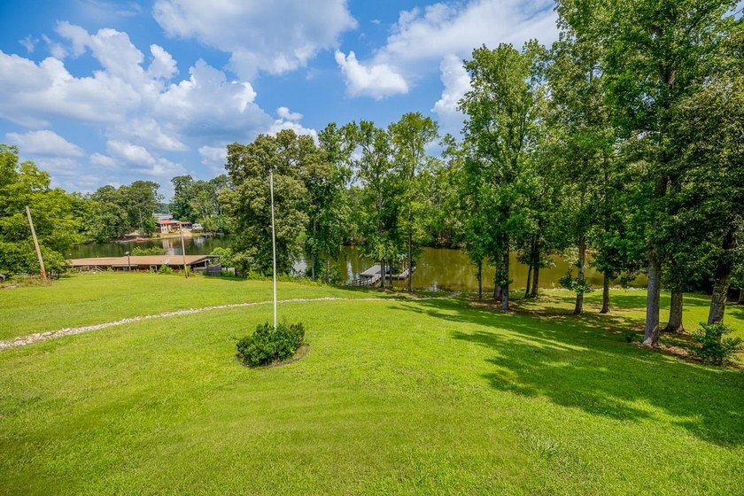 Discover the Lake Greenwood lifestyle in this beautifully - photo 32
