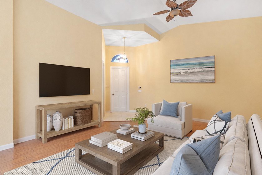 Indoor-outdoor living takes center stage in this well-maintained - photo 33