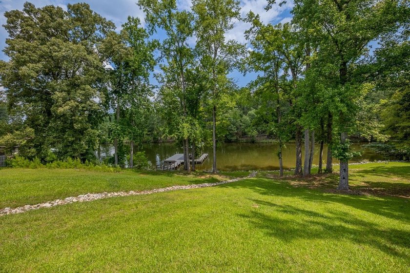 Discover the Lake Greenwood lifestyle in this beautifully - photo 33