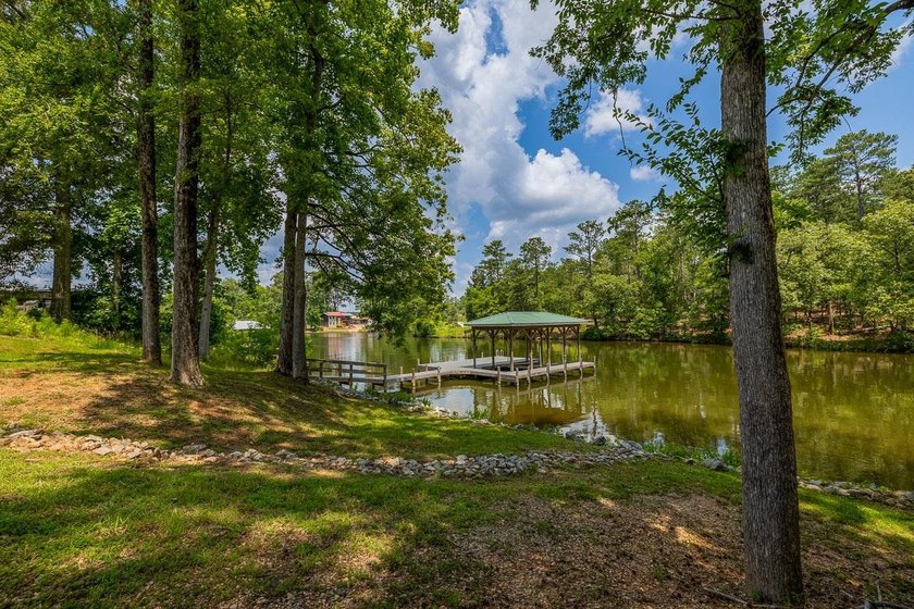 Discover the Lake Greenwood lifestyle in this beautifully - photo 34