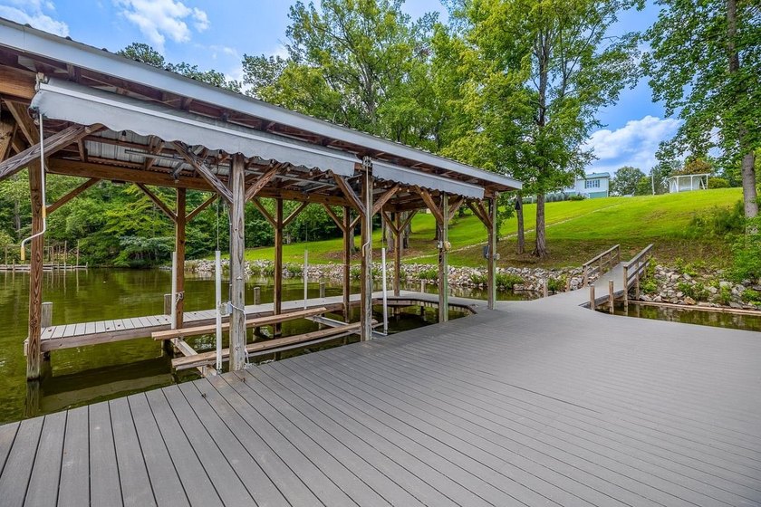 Discover the Lake Greenwood lifestyle in this beautifully - photo 37