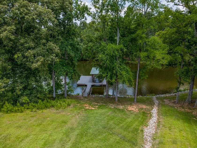 Discover the Lake Greenwood lifestyle in this beautifully - photo 38