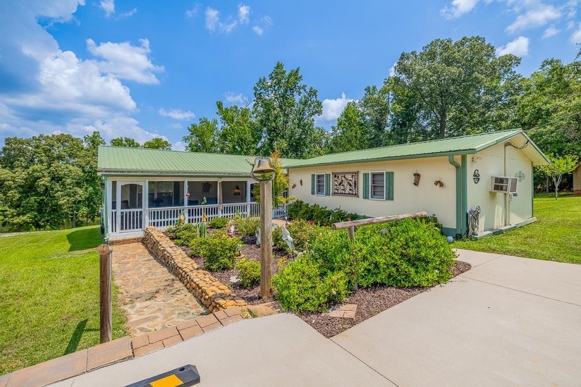 Discover the Lake Greenwood lifestyle in this beautifully - photo 40