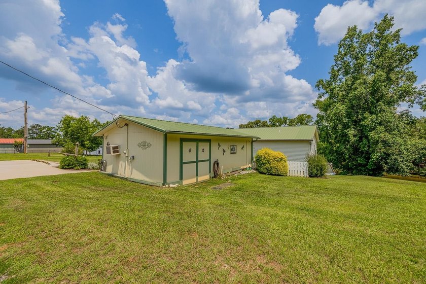 Discover the Lake Greenwood lifestyle in this beautifully - photo 41