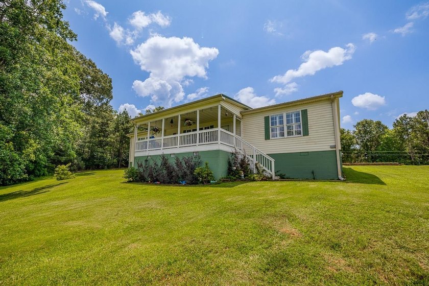 Discover the Lake Greenwood lifestyle in this beautifully - photo 43